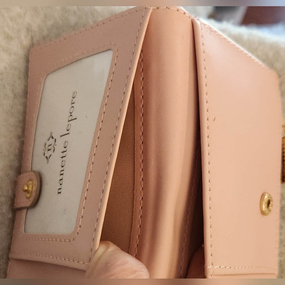 Nanette Lepore Light Pink Bifold Wallet With Gift Box NWOT - Picture 11 of 11